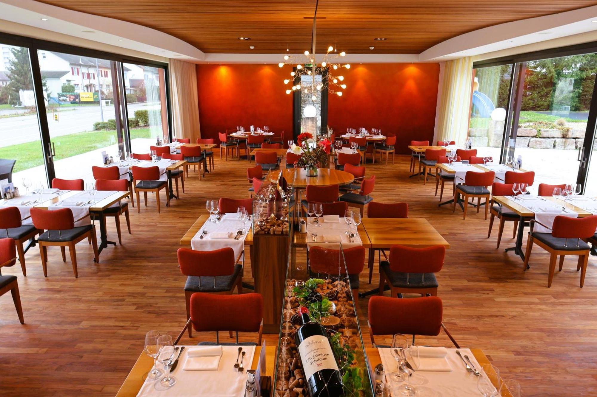 Hotel Urs Und Viktor Bettlach Ngoại thất bức ảnh