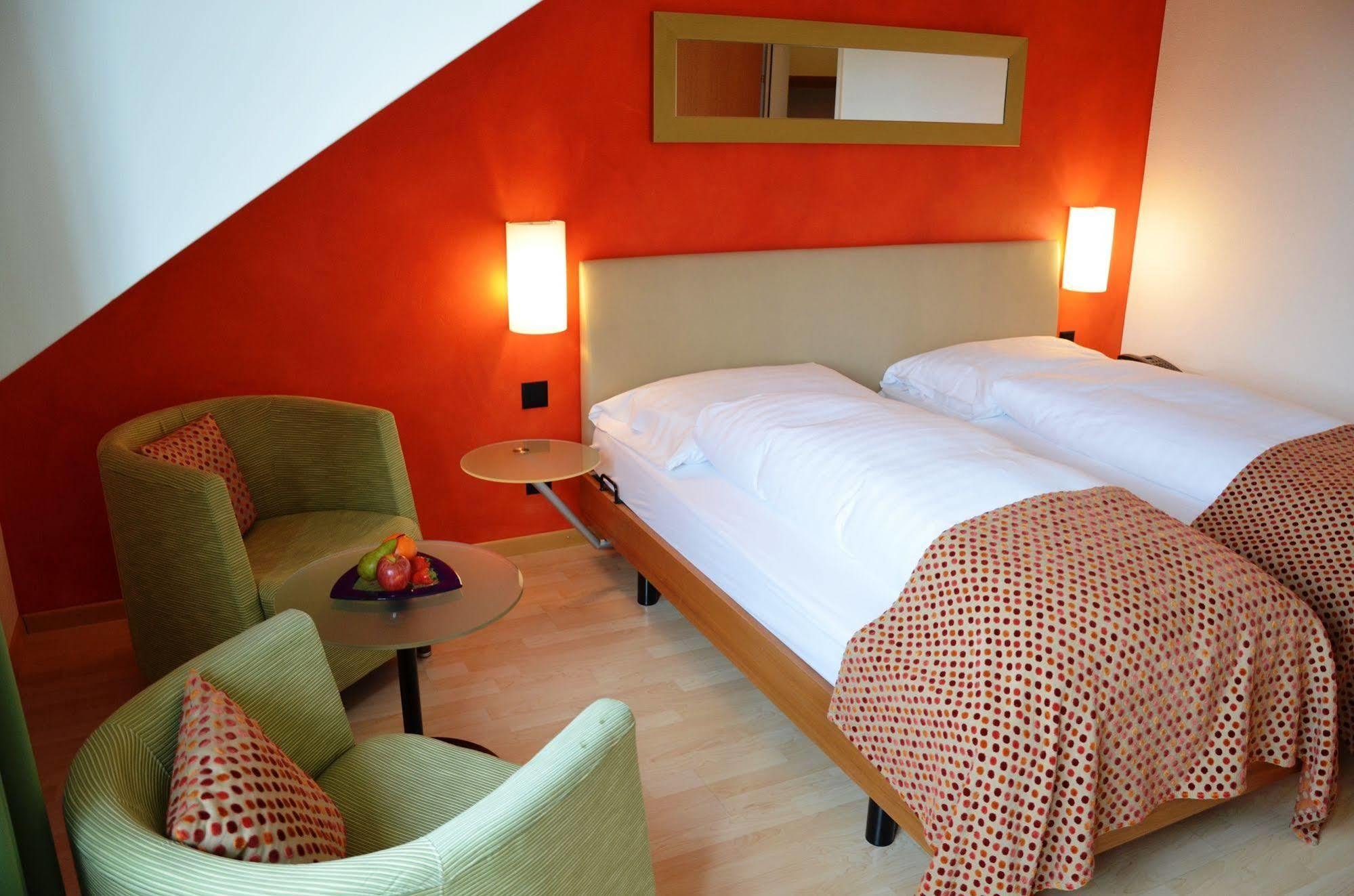 Hotel Urs Und Viktor Bettlach Ngoại thất bức ảnh